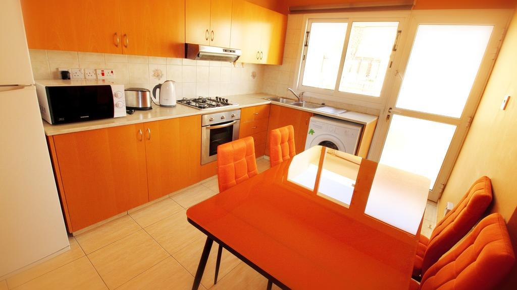 Panikos Beach Apartment I Larnaca Exterior photo