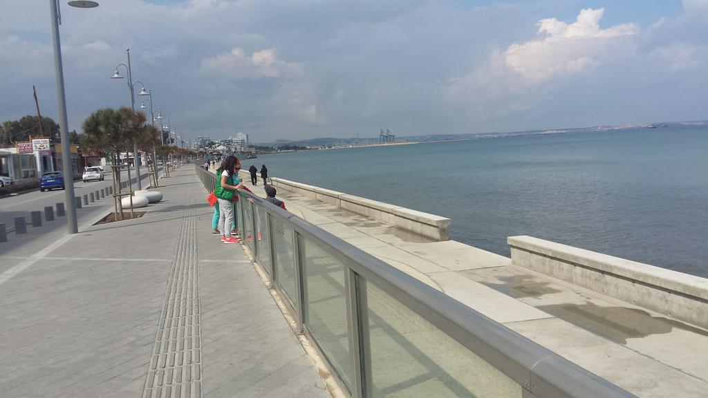Panikos Beach Apartment I Larnaca Exterior photo