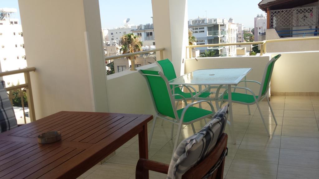 Panikos Beach Apartment I Larnaca Exterior photo